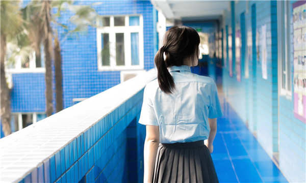 五峰如何找到一个可以帮助我生孩子的女人？