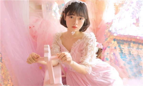 五峰供卵试管代怀生子多少钱？这一直是很多不孕不育家庭关注的话题。在中国，不孕不育的发生率越来越高，根据《中国不孕不育现状调研报告》显示，育龄夫妇的不孕不育率从20年前的3%增长至现在的12.5%-18.2%，患者人数高达6000万以上。在这样的背景下，许多家庭通过供卵试管来实现自己的生育梦想。那么，供卵试管代怀生子的费用到底是多少呢？